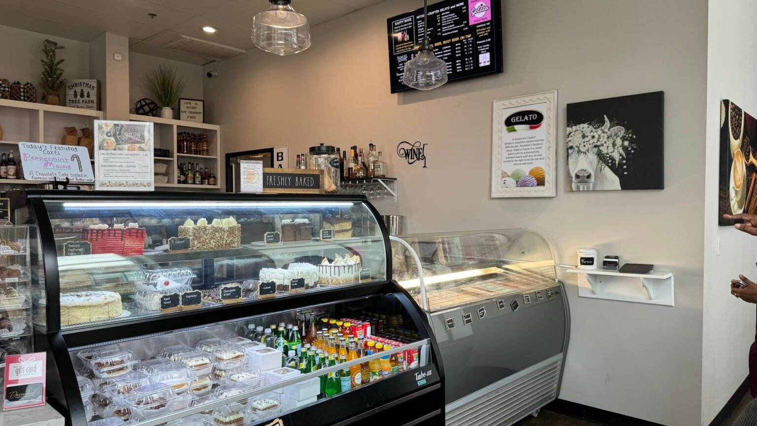 sales counter customer photo